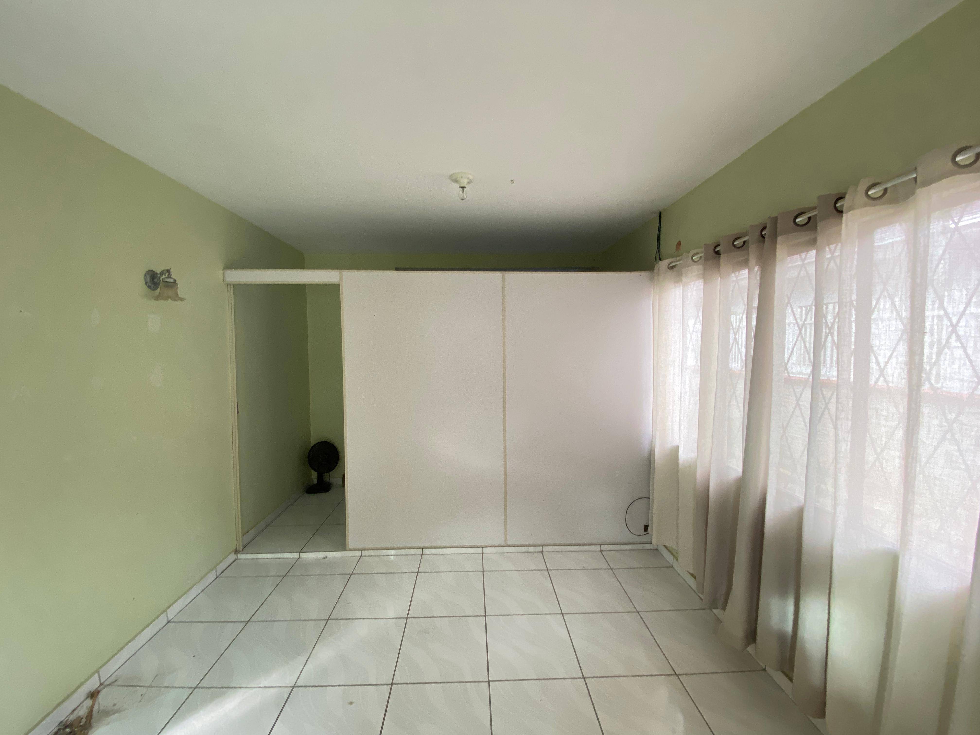 Casa à venda no bairro Jaraguá Esquerdo