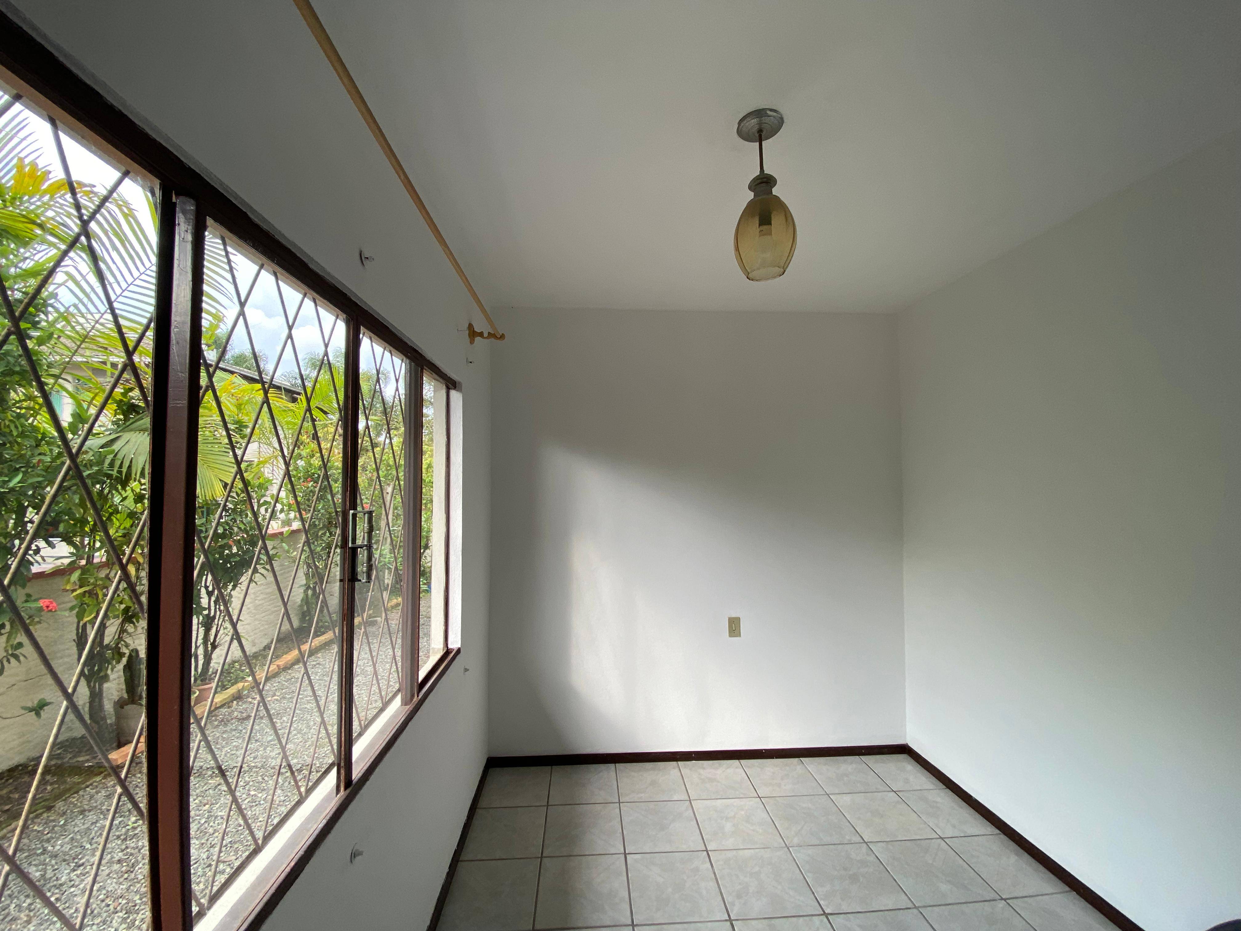 Casa à venda no bairro Jaraguá Esquerdo
