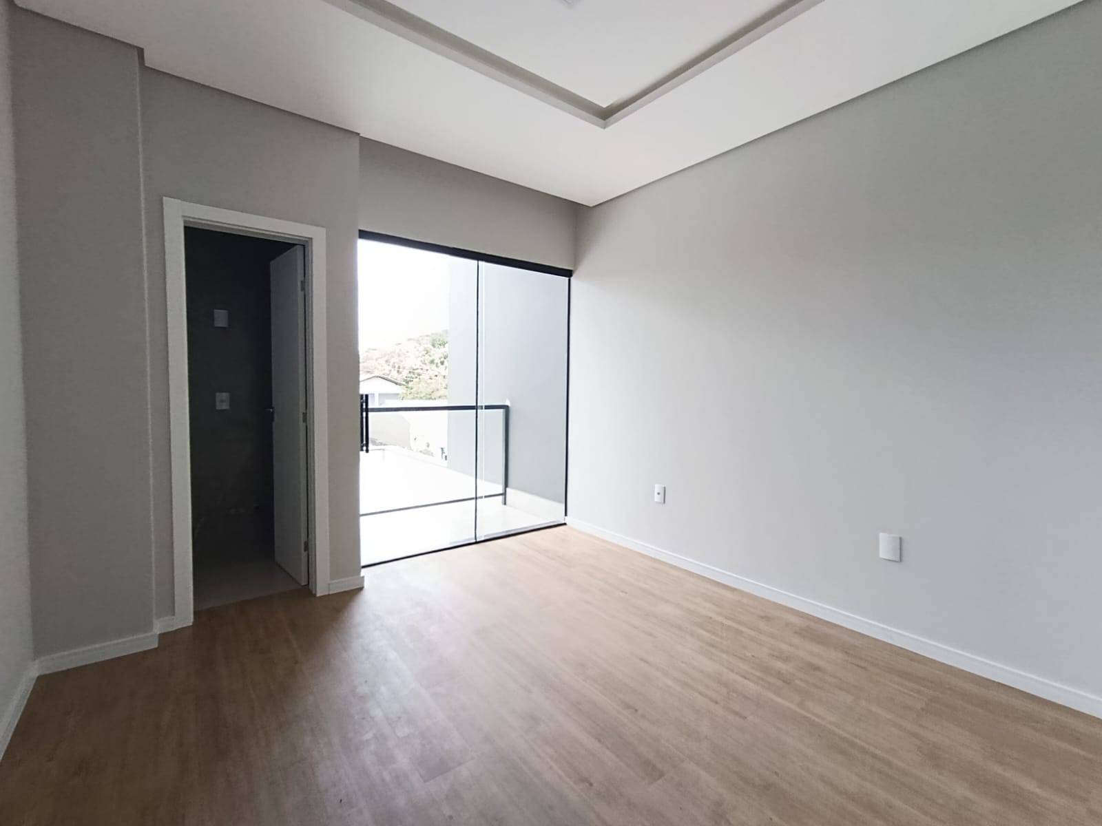 Casas Geminadas à venda no bairro Tifa Martins