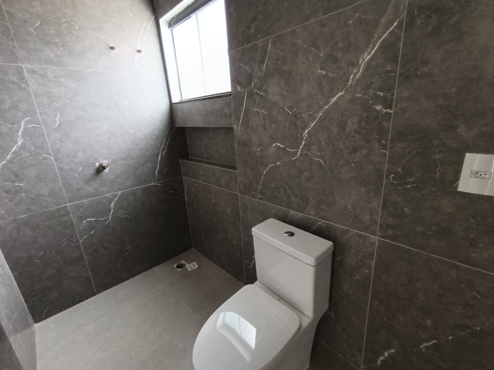 Casas Geminadas à venda no bairro Tifa Martins