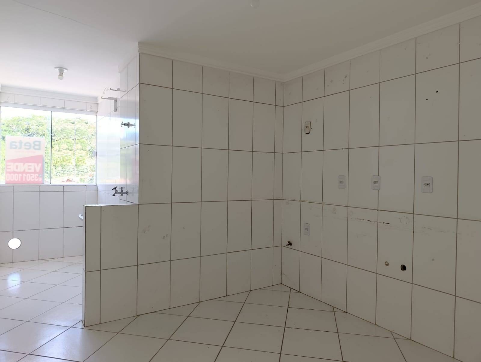 Apartamento à venda no bairro Barra do Rio Cerro