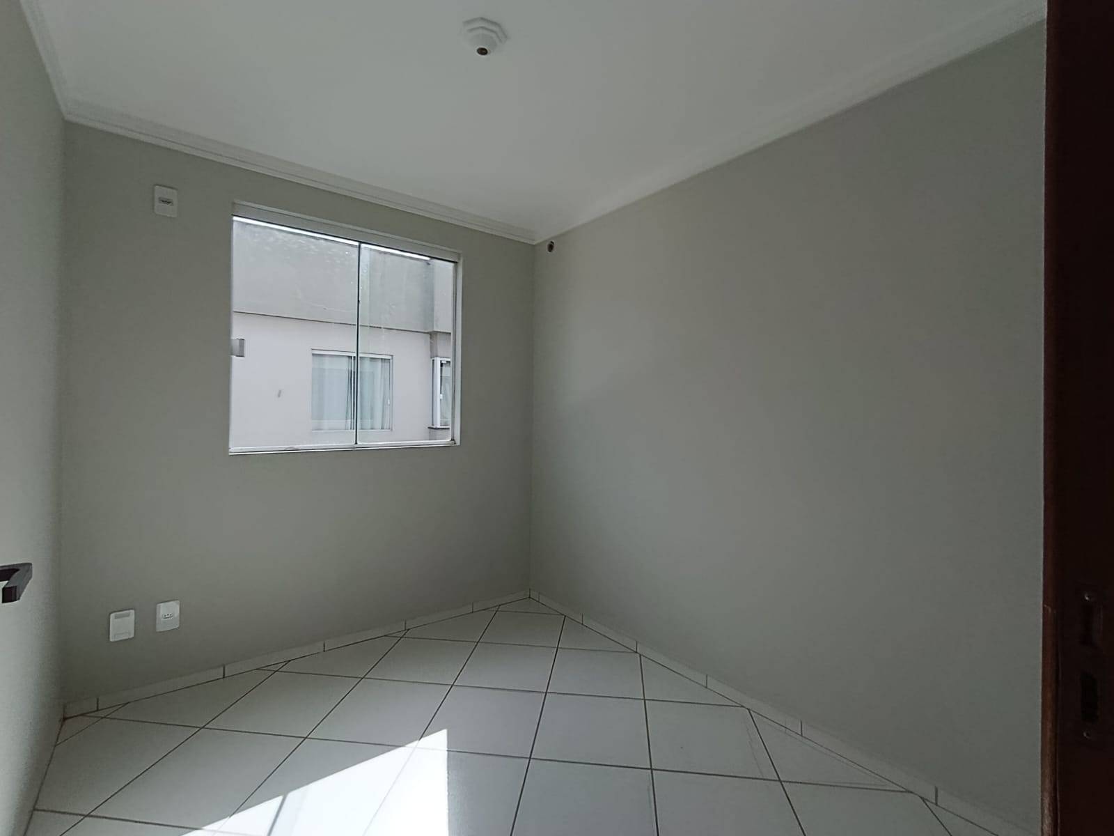 Apartamento à venda no bairro Barra do Rio Cerro