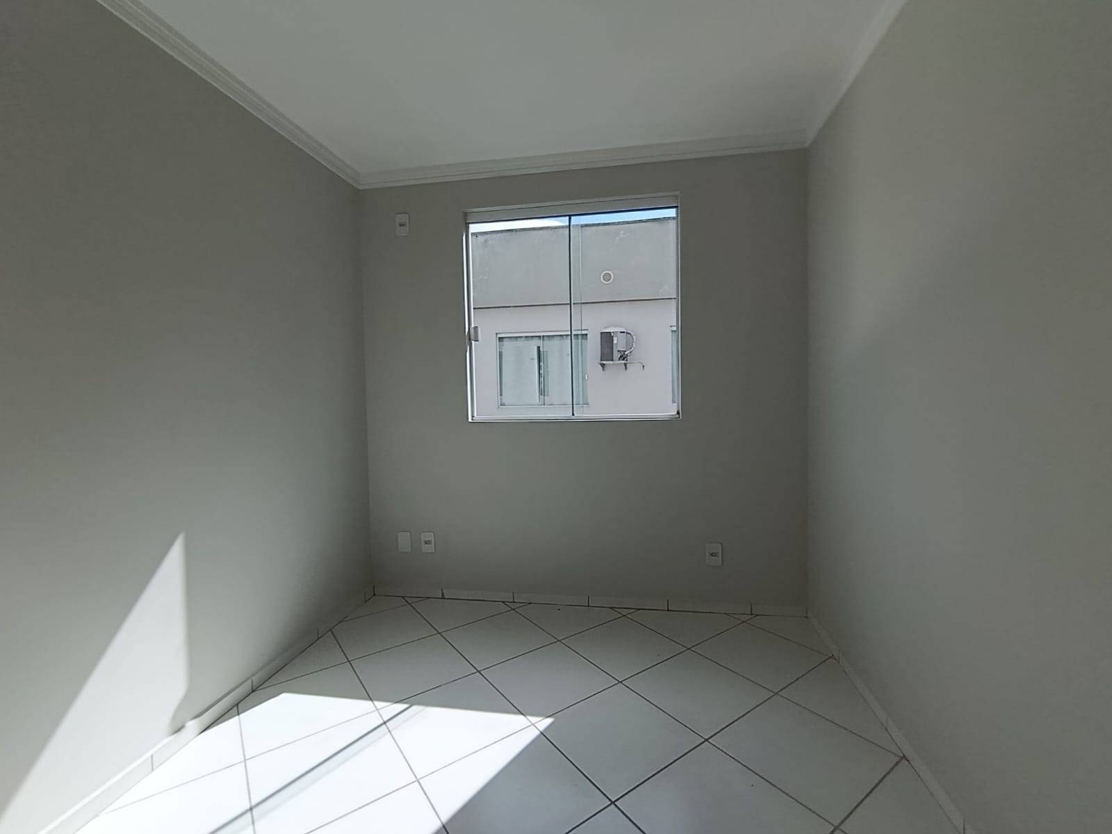 Apartamento à venda no bairro Barra do Rio Cerro