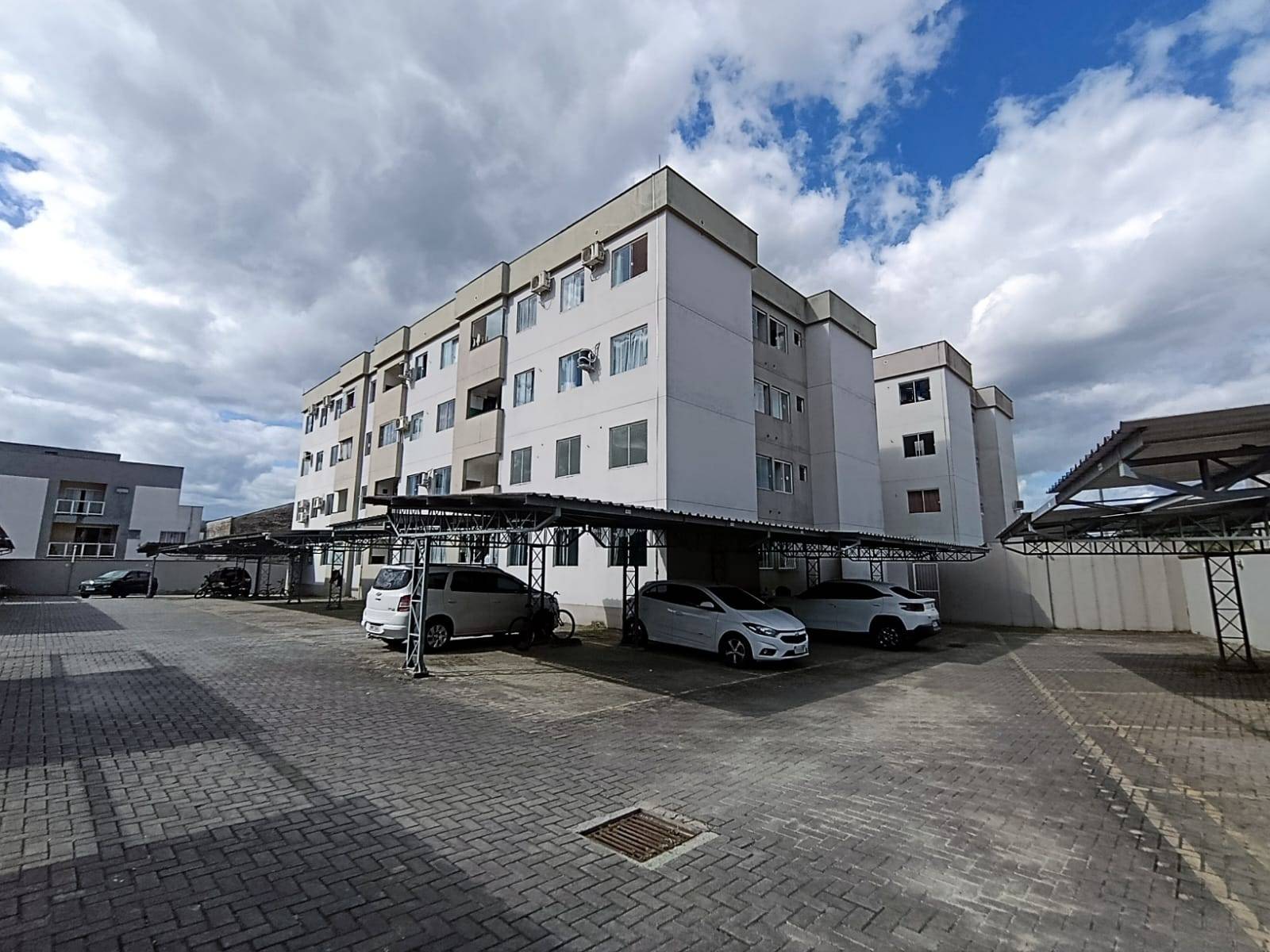 Apartamento à venda no bairro Barra do Rio Cerro