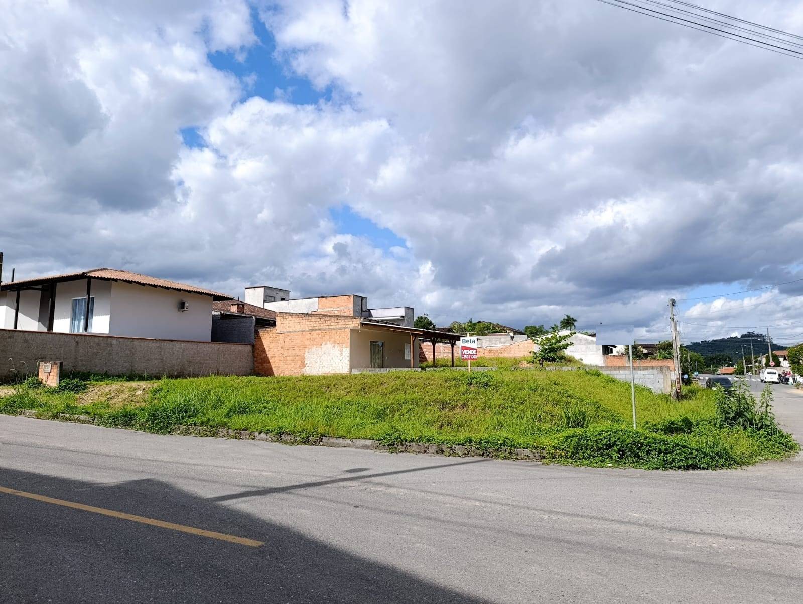 Terreno à venda no bairro Jaraguá 99