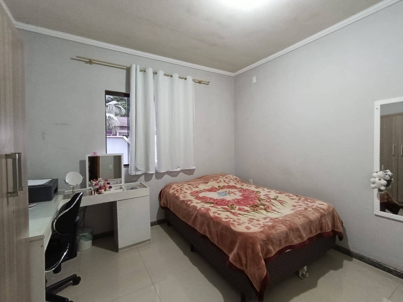 Casa à venda no bairro Rio Hern