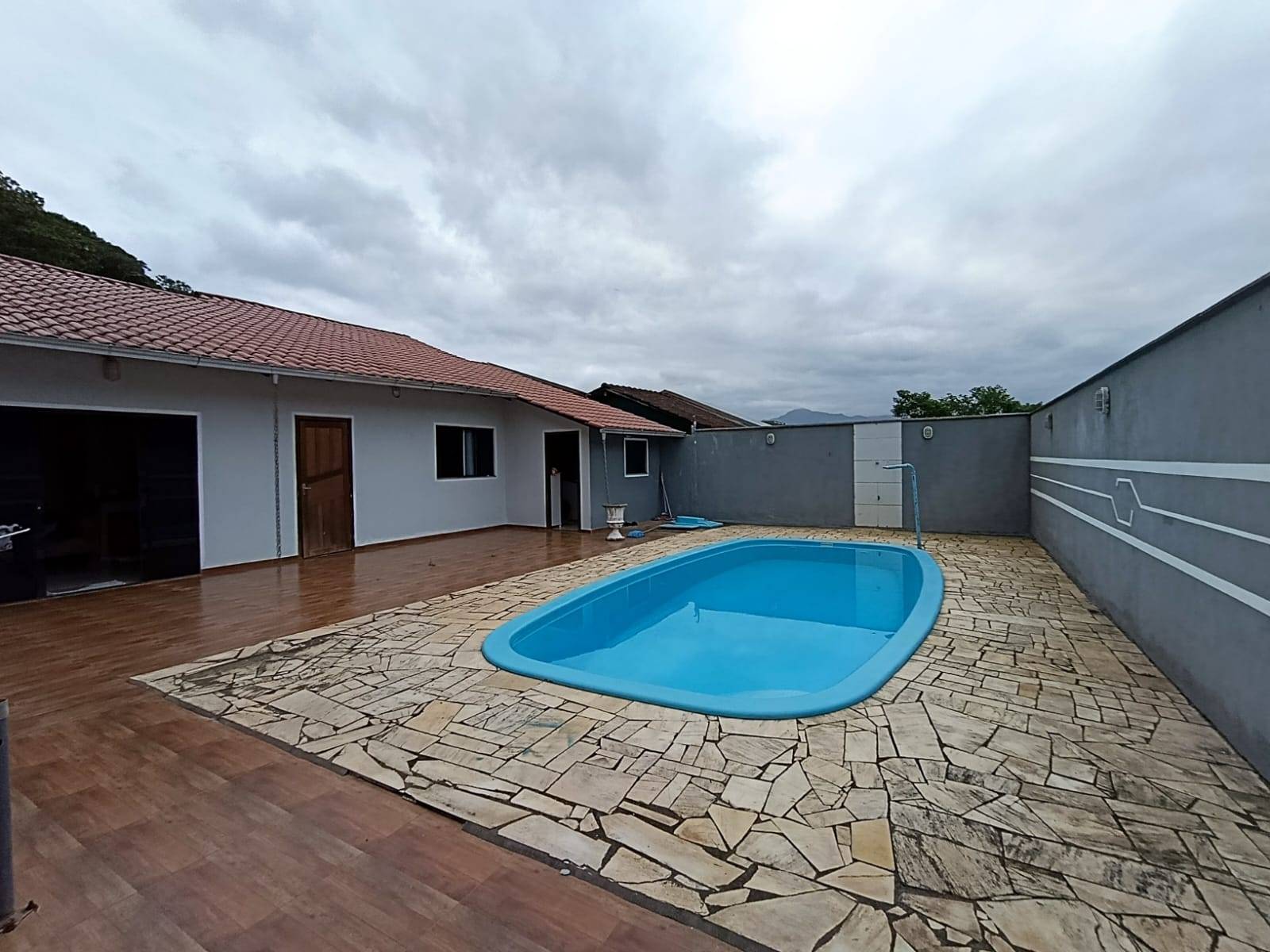 Casa à venda no bairro Rio Hern