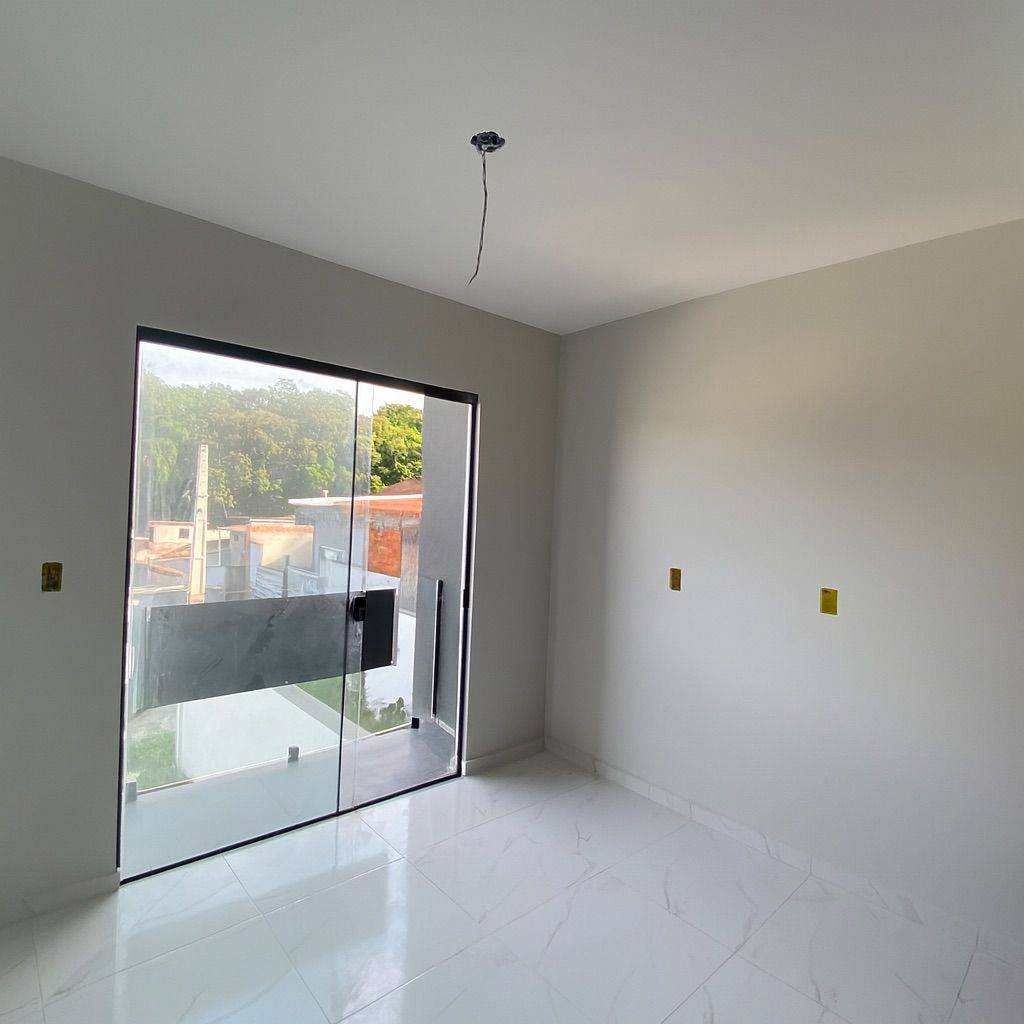 Casas Geminadas à venda no bairro Itinga