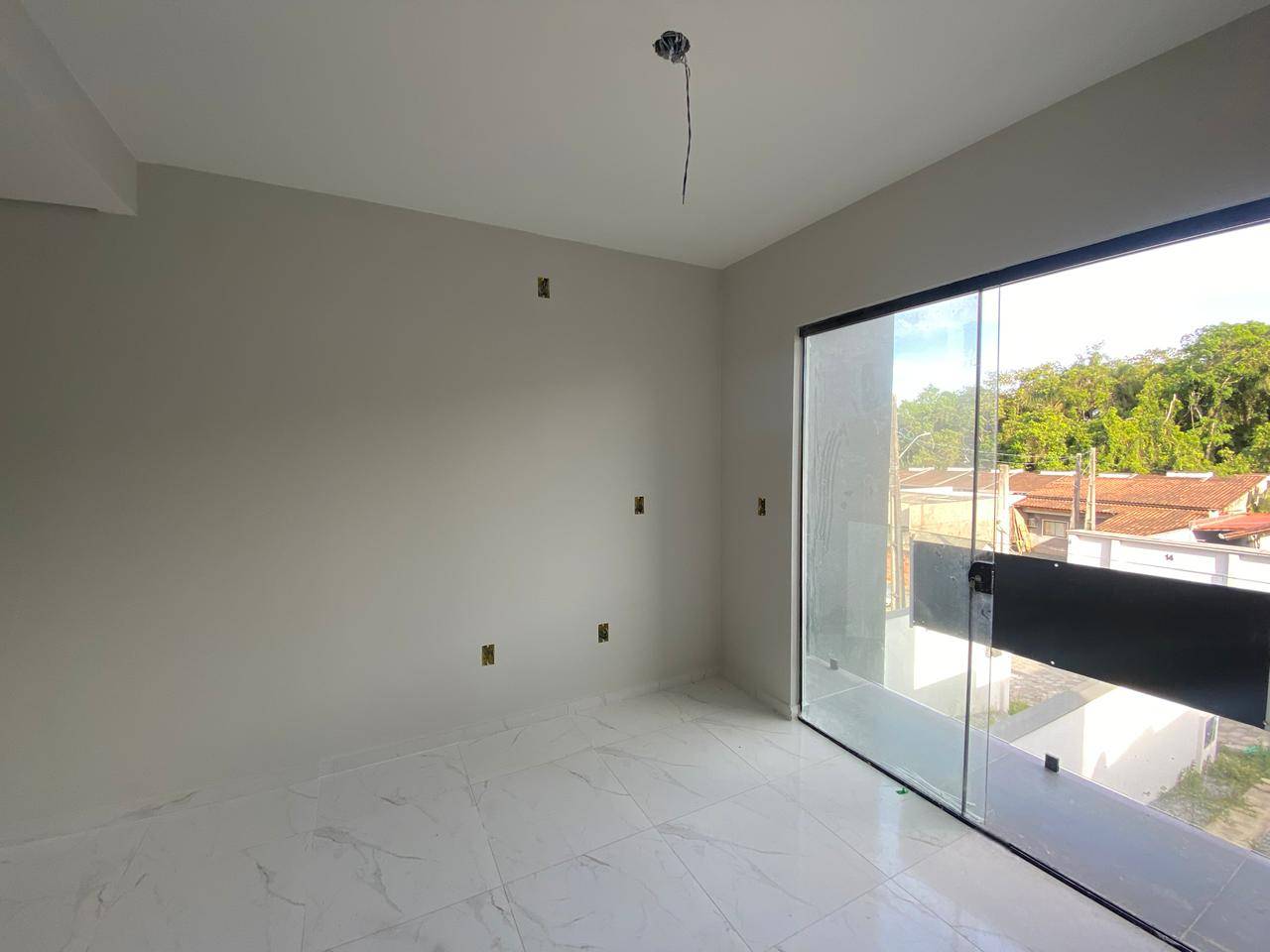 Casas Geminadas à venda no bairro Itinga