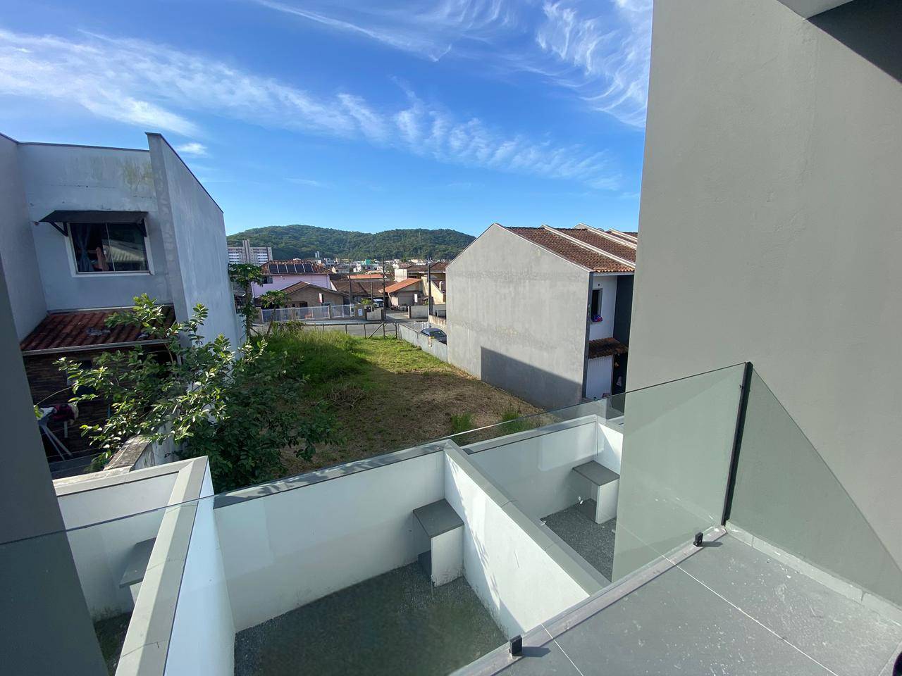 Casas Geminadas à venda no bairro Itinga