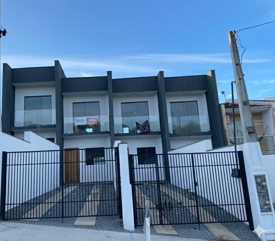 Casas Geminadas à venda no bairro Itinga