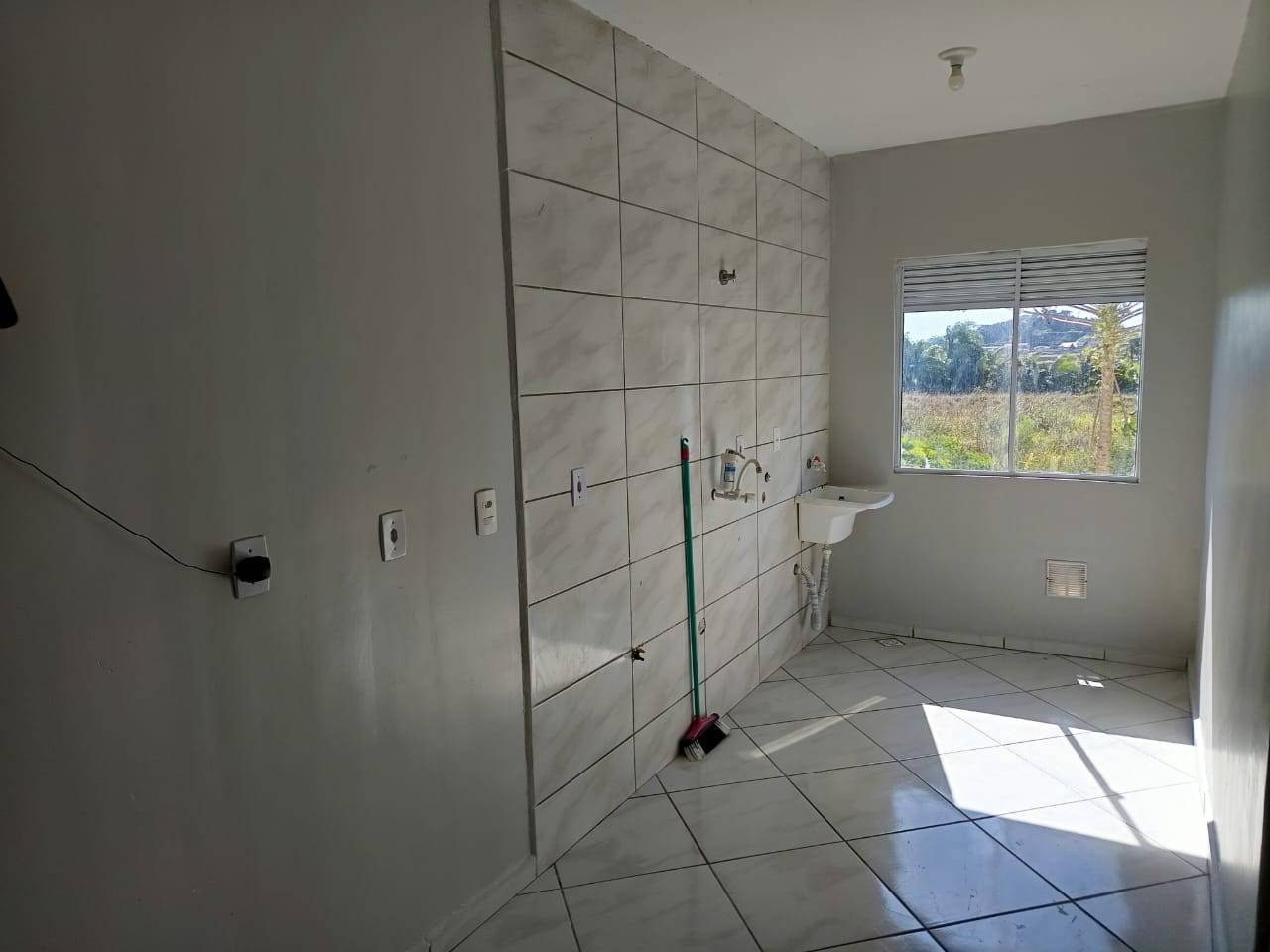 Apartamento à venda no bairro Corticeira