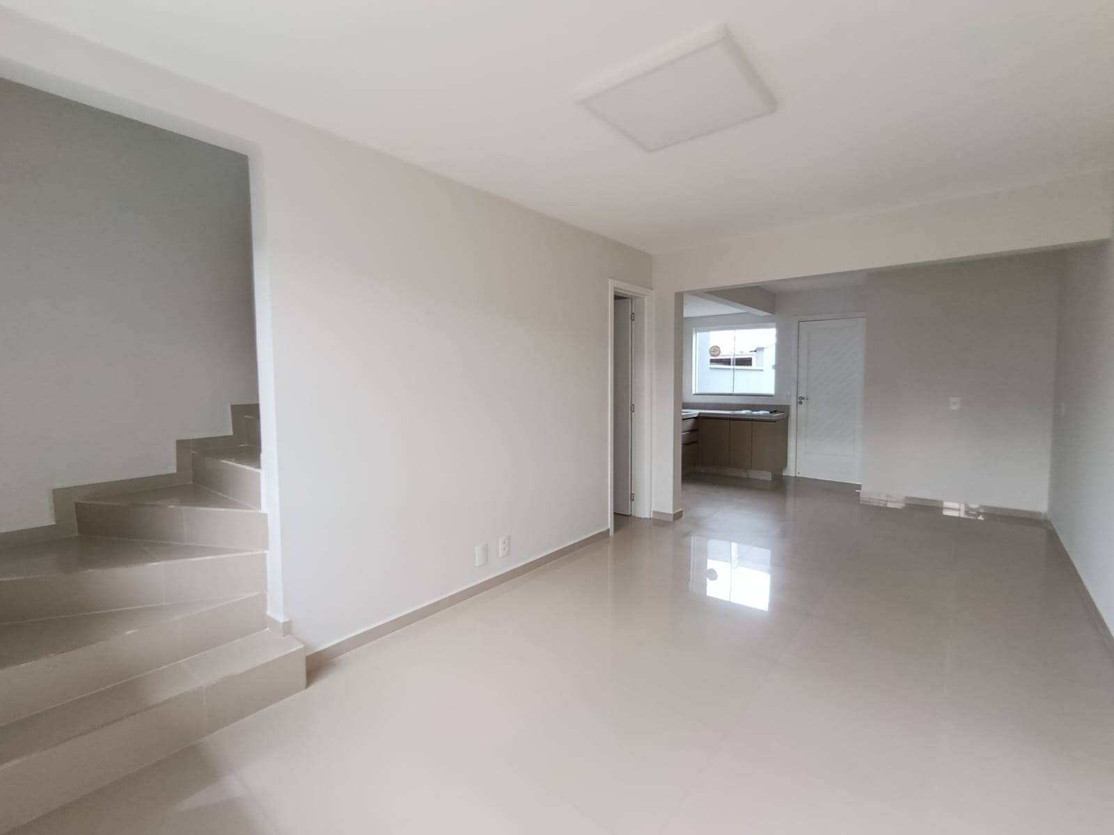 Casas Geminadas à venda no bairro Três Rios do Norte