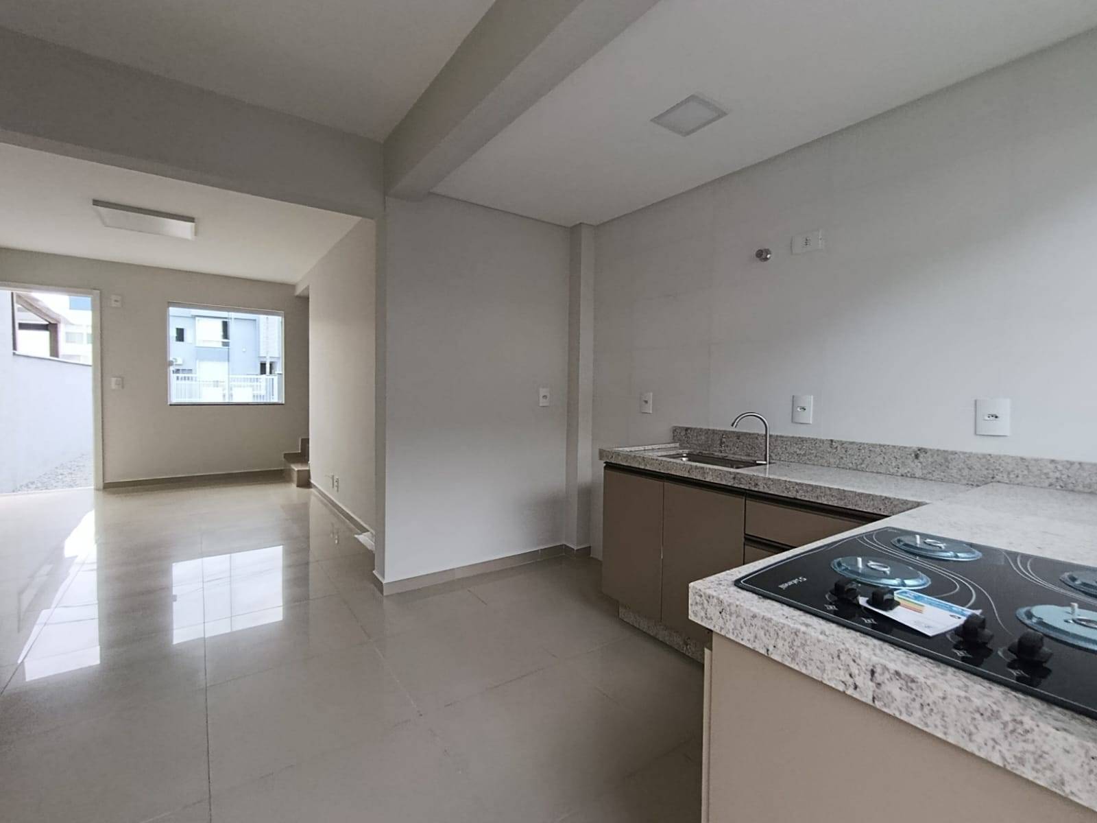 Casas Geminadas à venda no bairro Três Rios do Norte