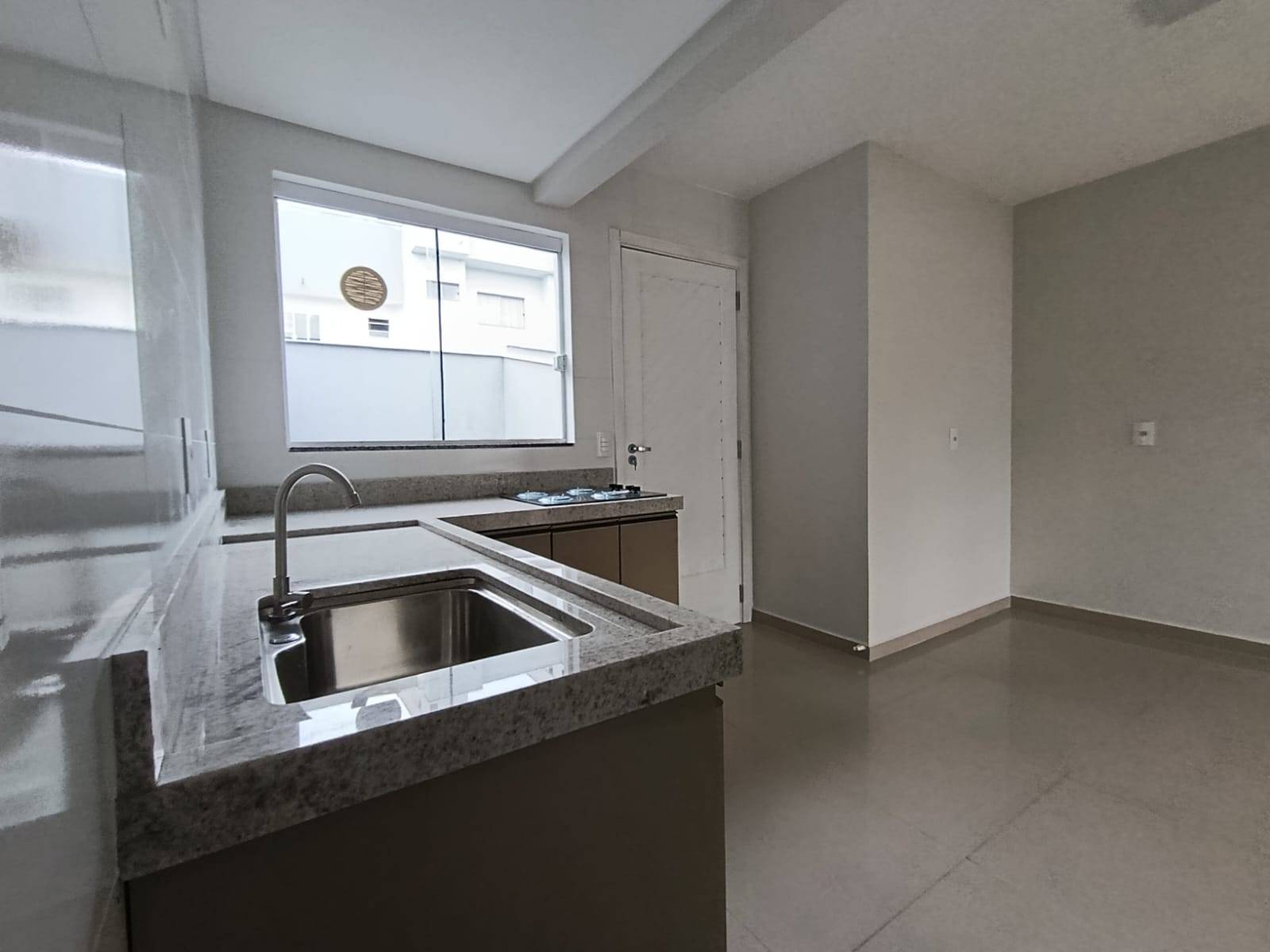 Casas Geminadas à venda no bairro Três Rios do Norte