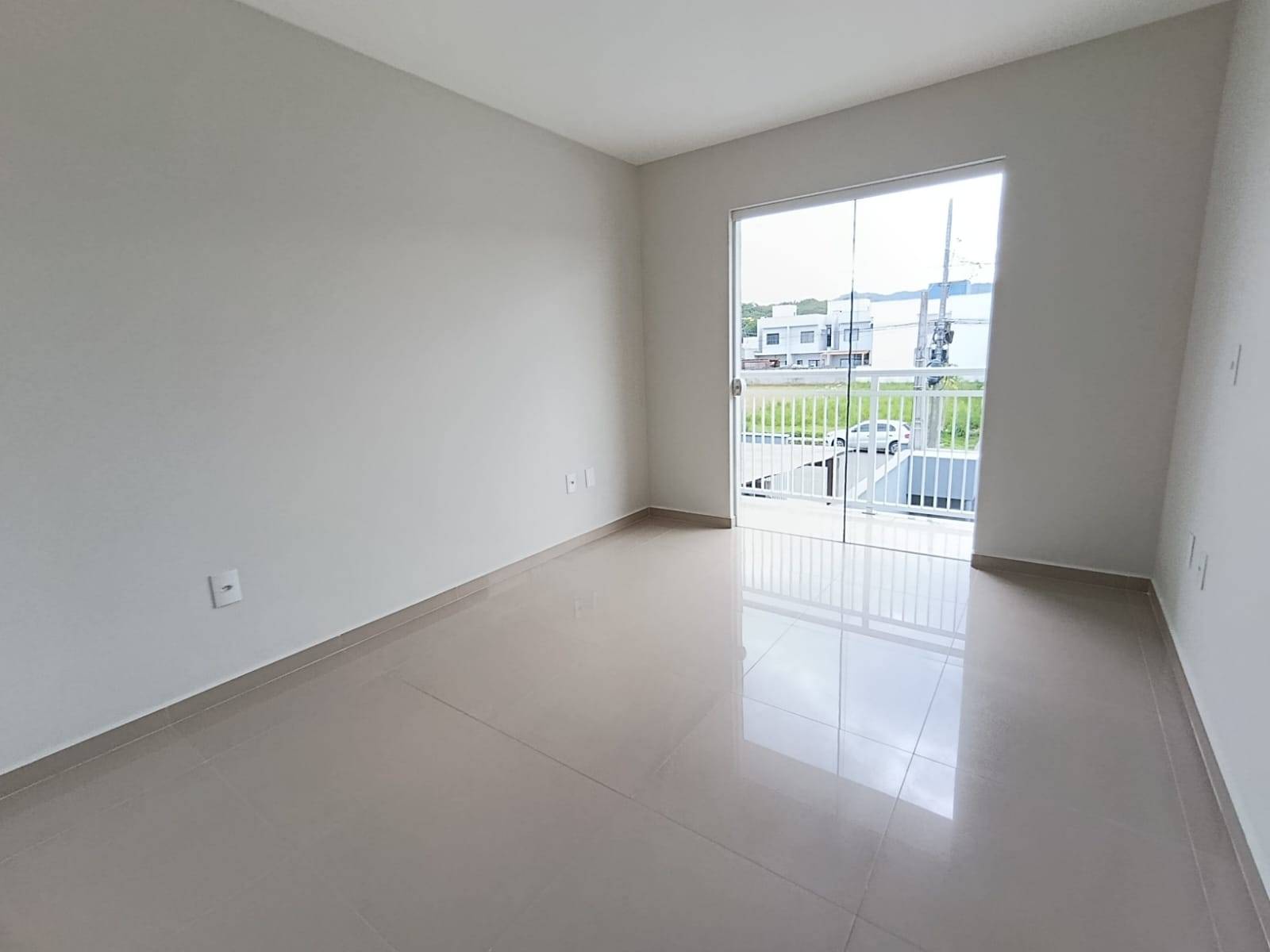 Casas Geminadas à venda no bairro Três Rios do Norte