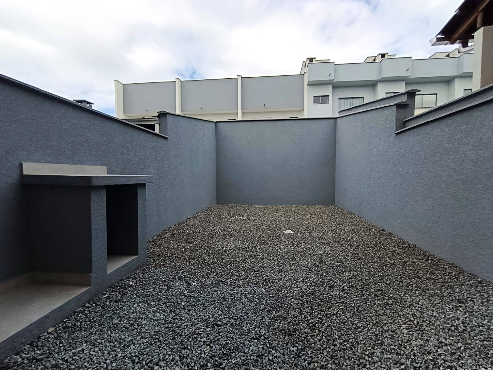 Casas Geminadas à venda no bairro Três Rios do Norte