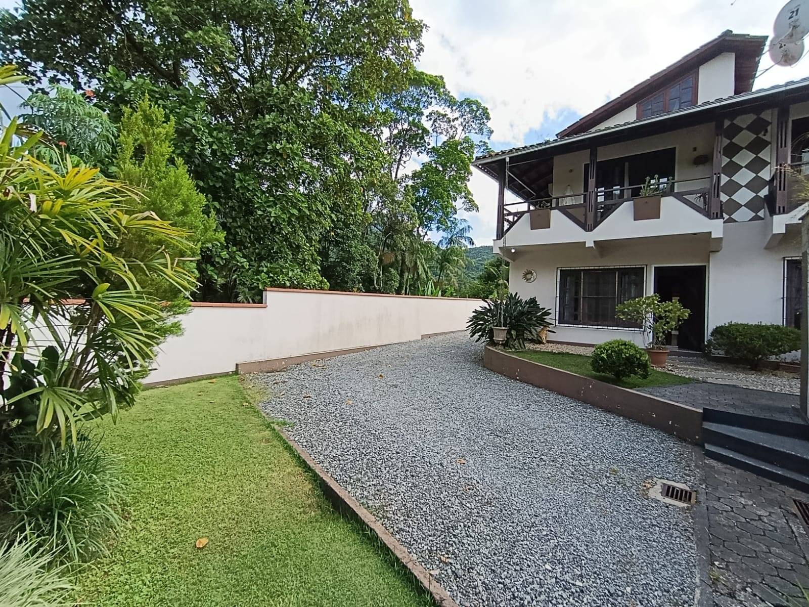 Casa 4 quartos  no bairro Ilha da Figueira