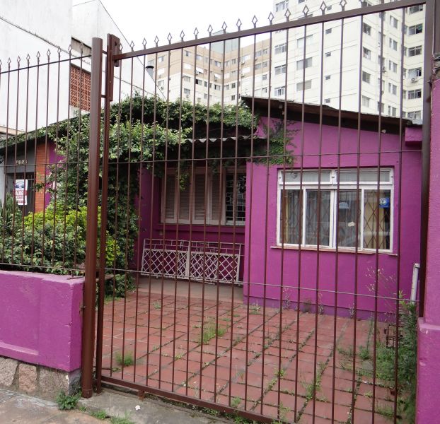 Casa -3 dormitórios no bairro Partenon em Porto Alegre - 