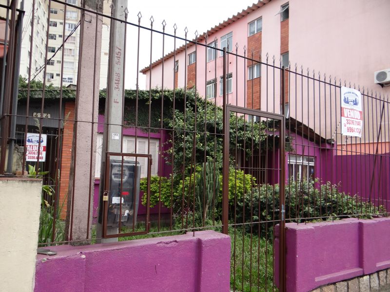 Casa -3 dormitórios no bairro Partenon em Porto Alegre - 