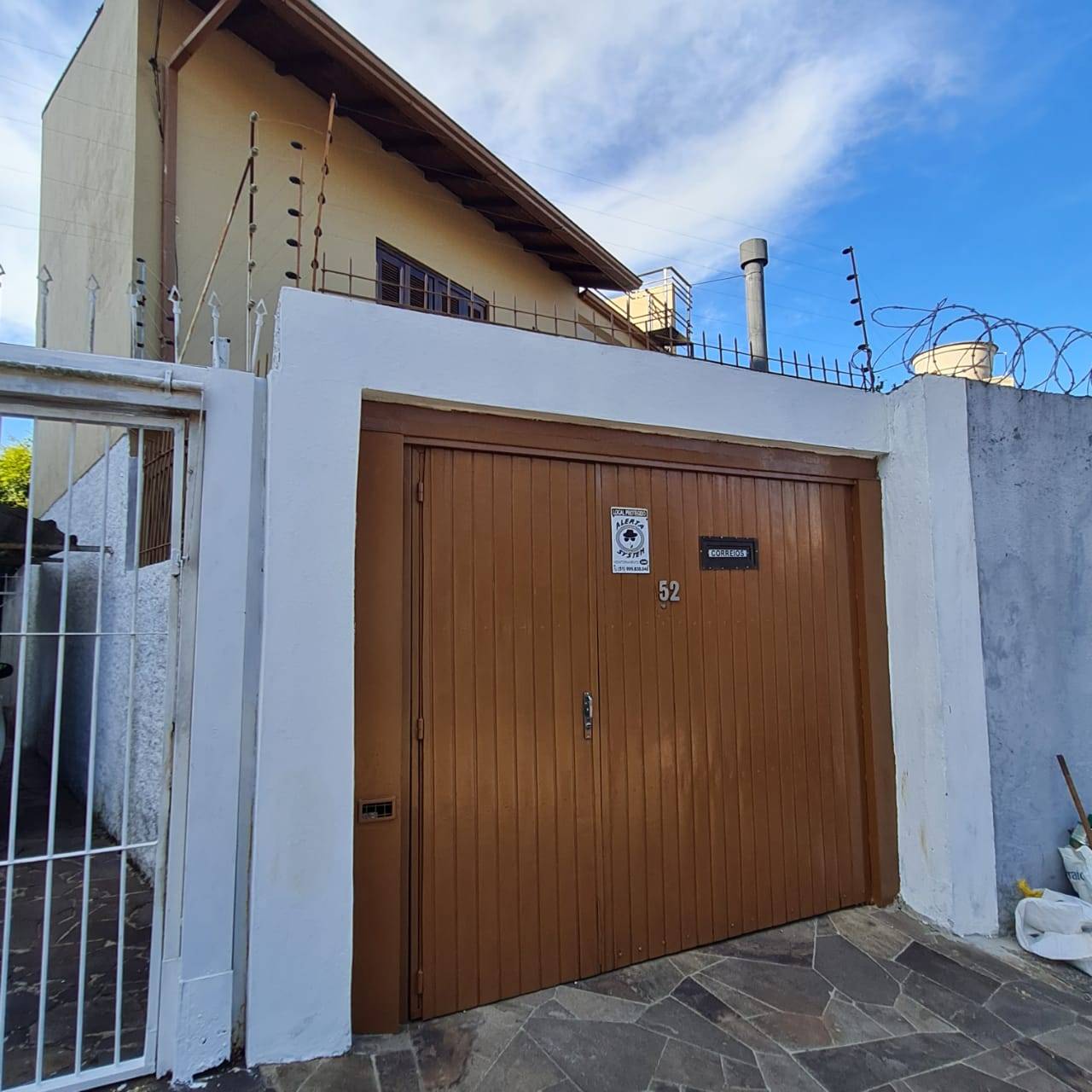 Casa 1d  no bairro Medianeira em Porto Alegre - Park Imobiliária - Bairro Partenon | Porto Alegre-RS 