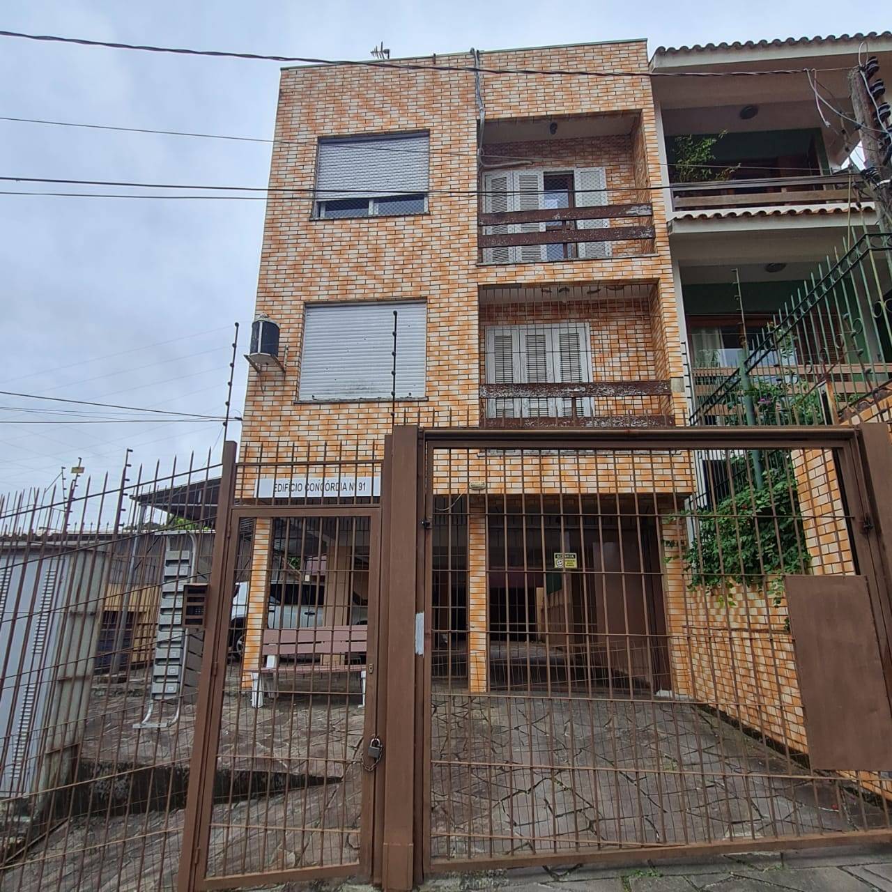 Apartamento 1d  no bairro Medianeira em Porto Alegre - Park Imobiliária - Bairro Partenon | Porto Alegre-RS 