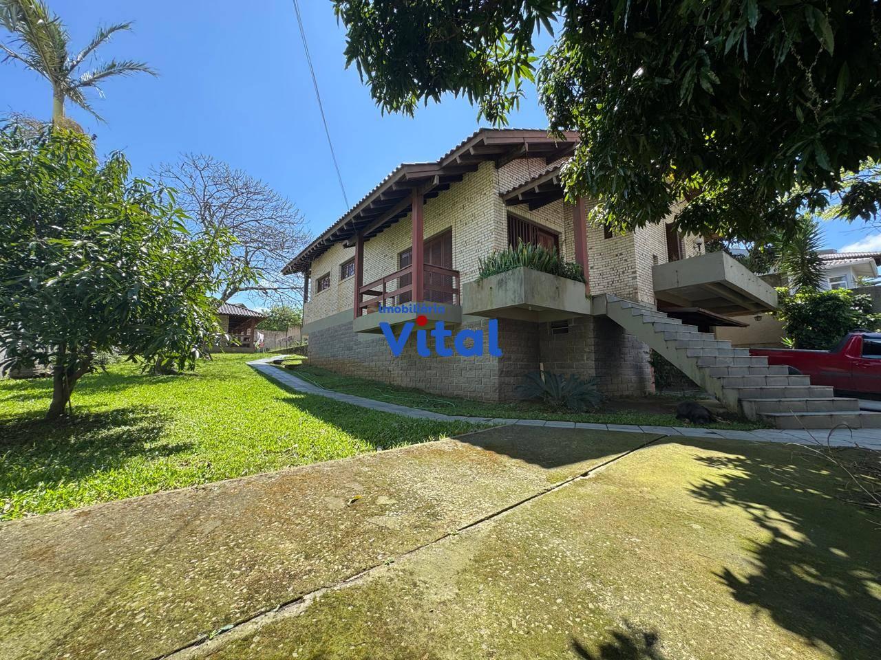 Casa 5 Quartos sendo  2 Suítes no bairro Nossa Senhora das Graças em Canoas