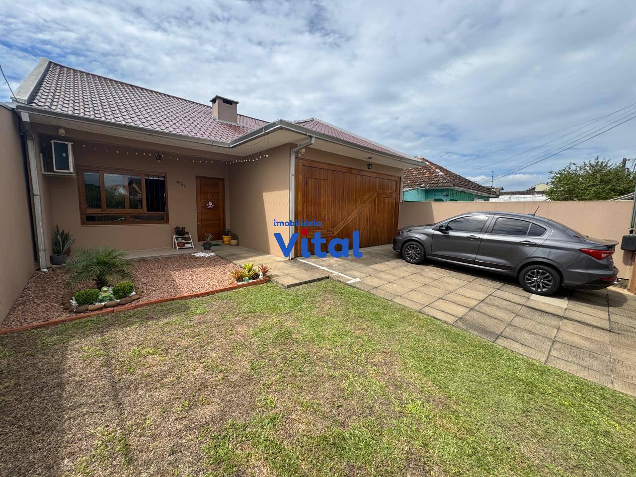 Casa 3 Quartos sendo  1 Su&iacute;te no bairro Fátima em Canoas