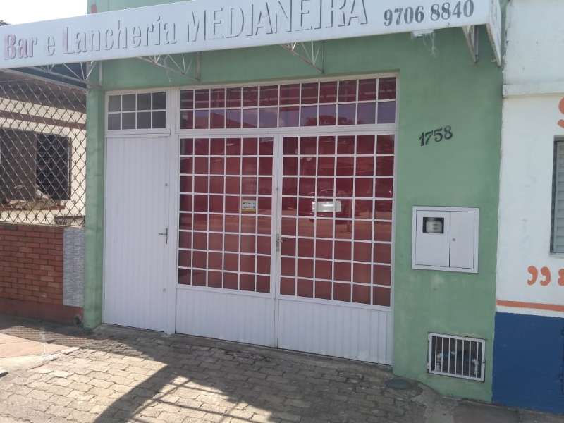 Casa + Ponto Comercial 2 quarto(s)  no Oliveira