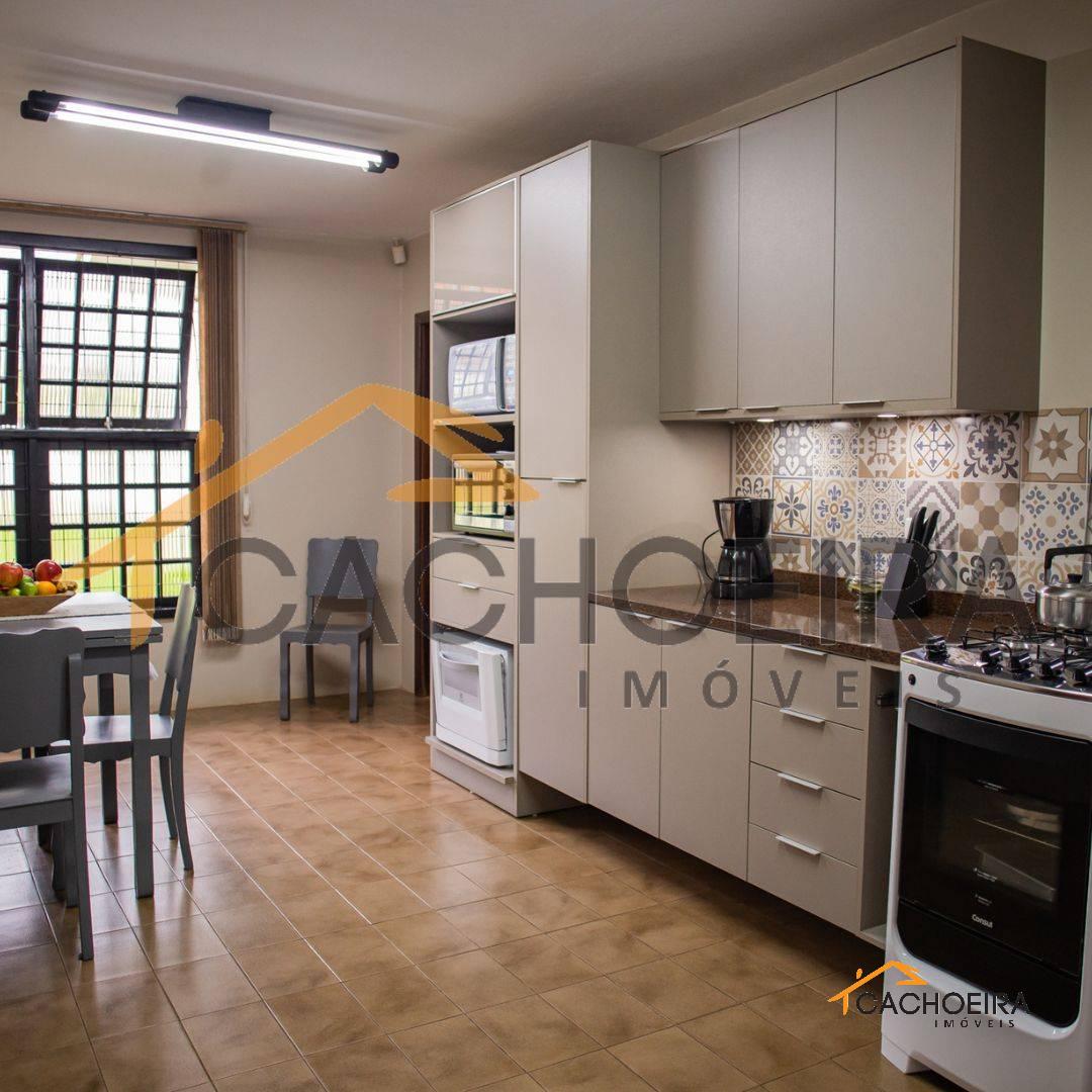 SOBRADO 4 quarto(s)  no Barcelos