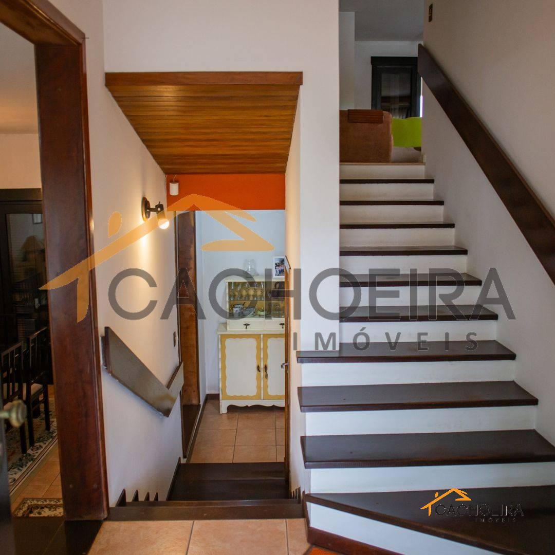 SOBRADO 4 quarto(s)  no Barcelos