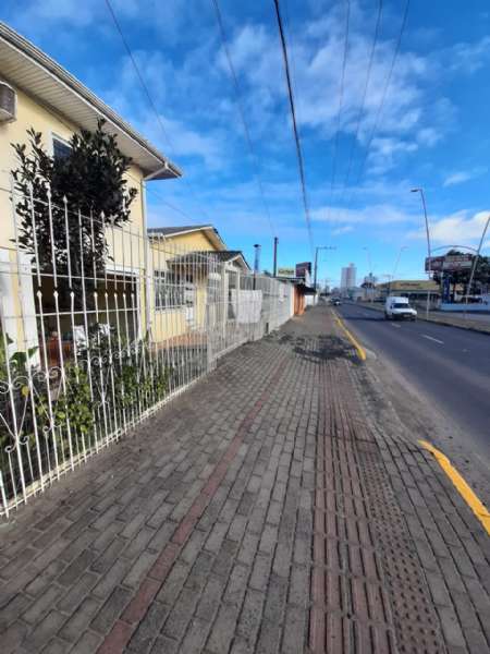 Casa 3 quartos no bairro Frei Rogério