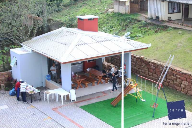 Apartamento no bairro Centenário