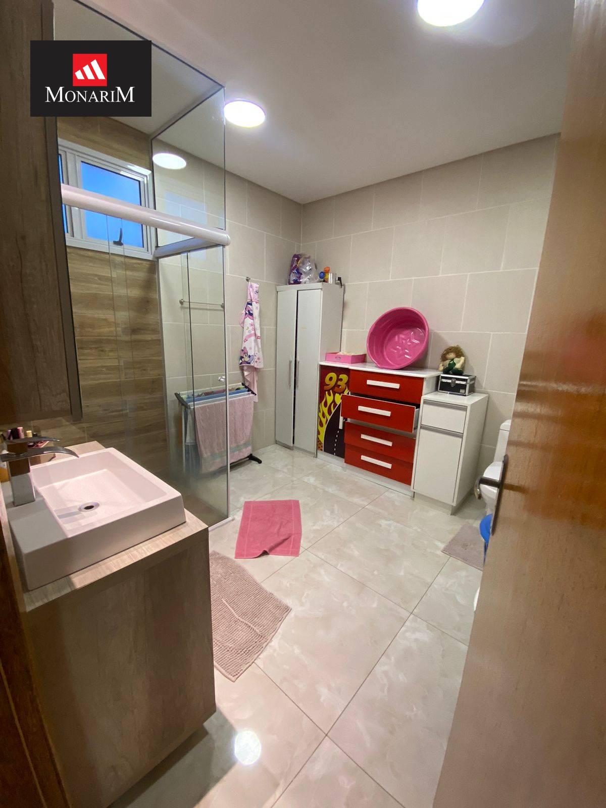 Casa 4 quartos no bairro Coral