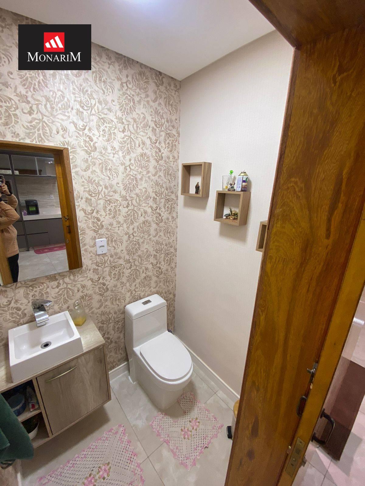 Casa 4 quartos no bairro Coral