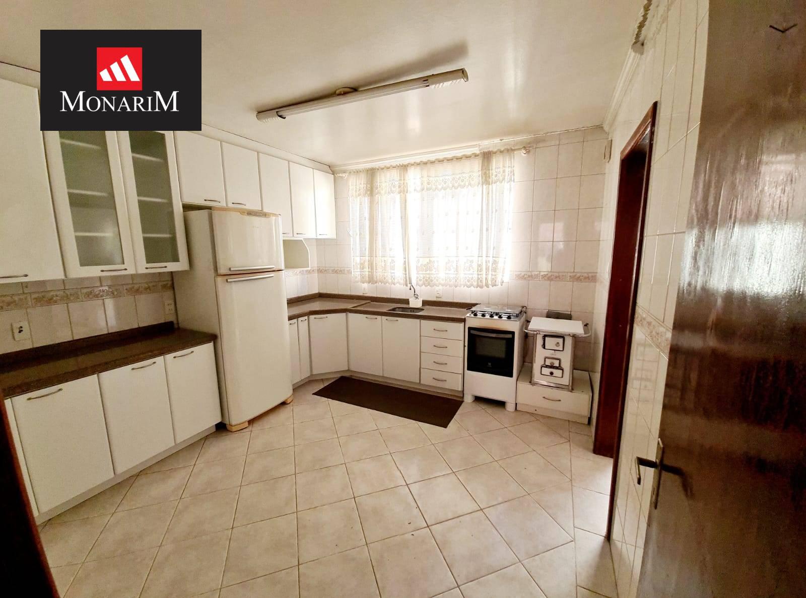 Casa 3 quartos no bairro Coral