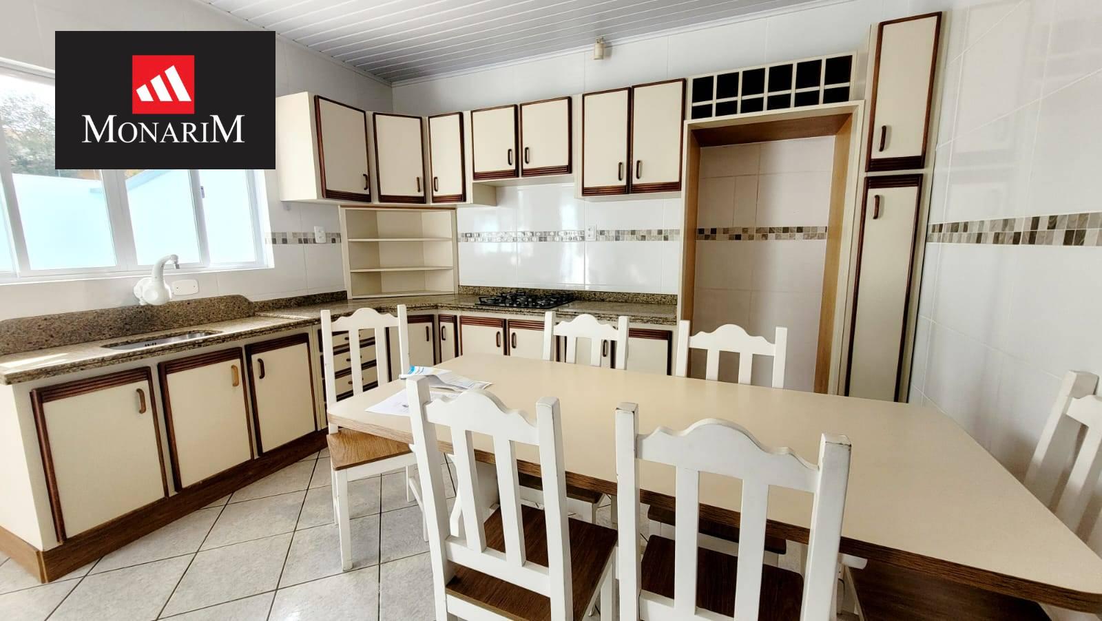 Casa 3 quartos no bairro Coral