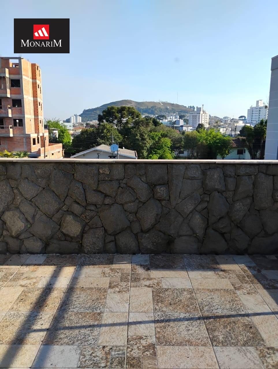 Casa 4 quartos no bairro Universitário