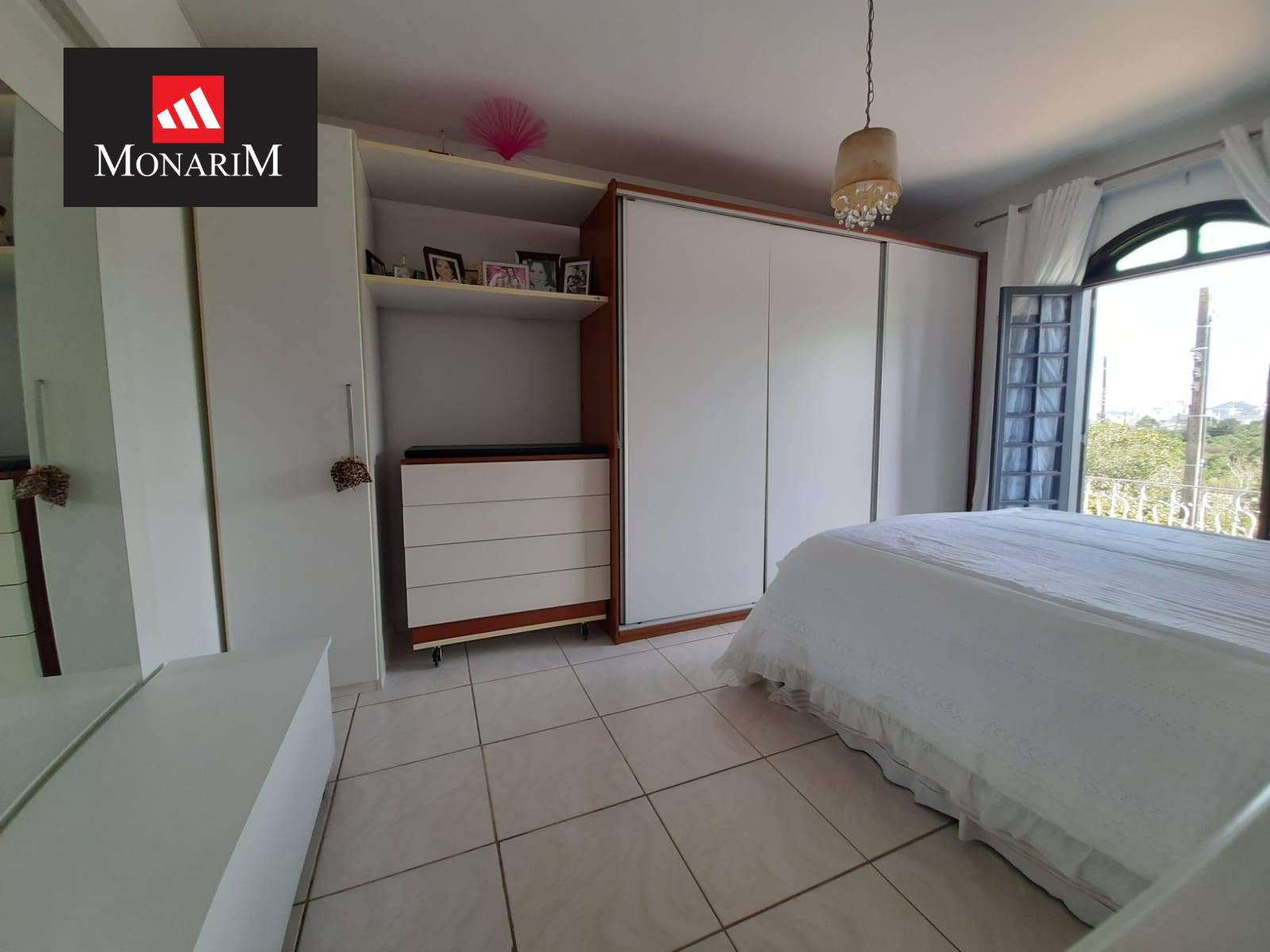 Casa 4 quartos no bairro Frei Rogério