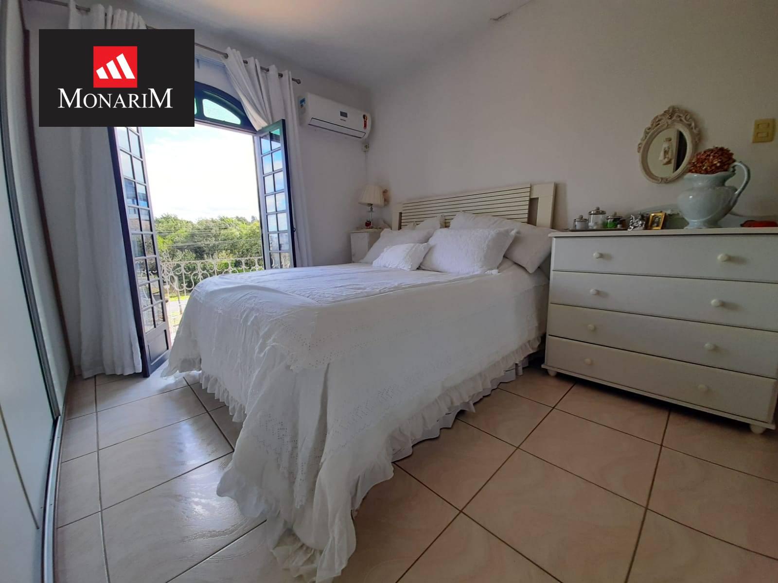 Casa 4 quartos no bairro Frei Rogério