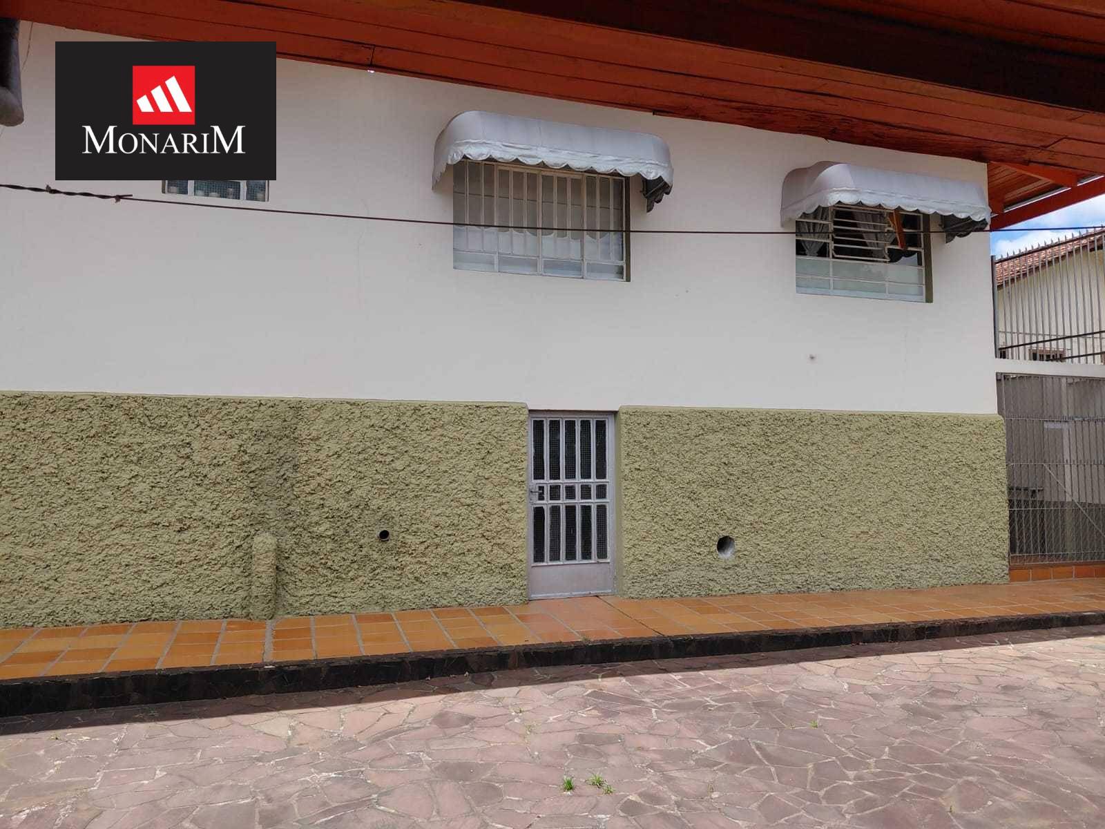 Casa 4 quartos no bairro Coral