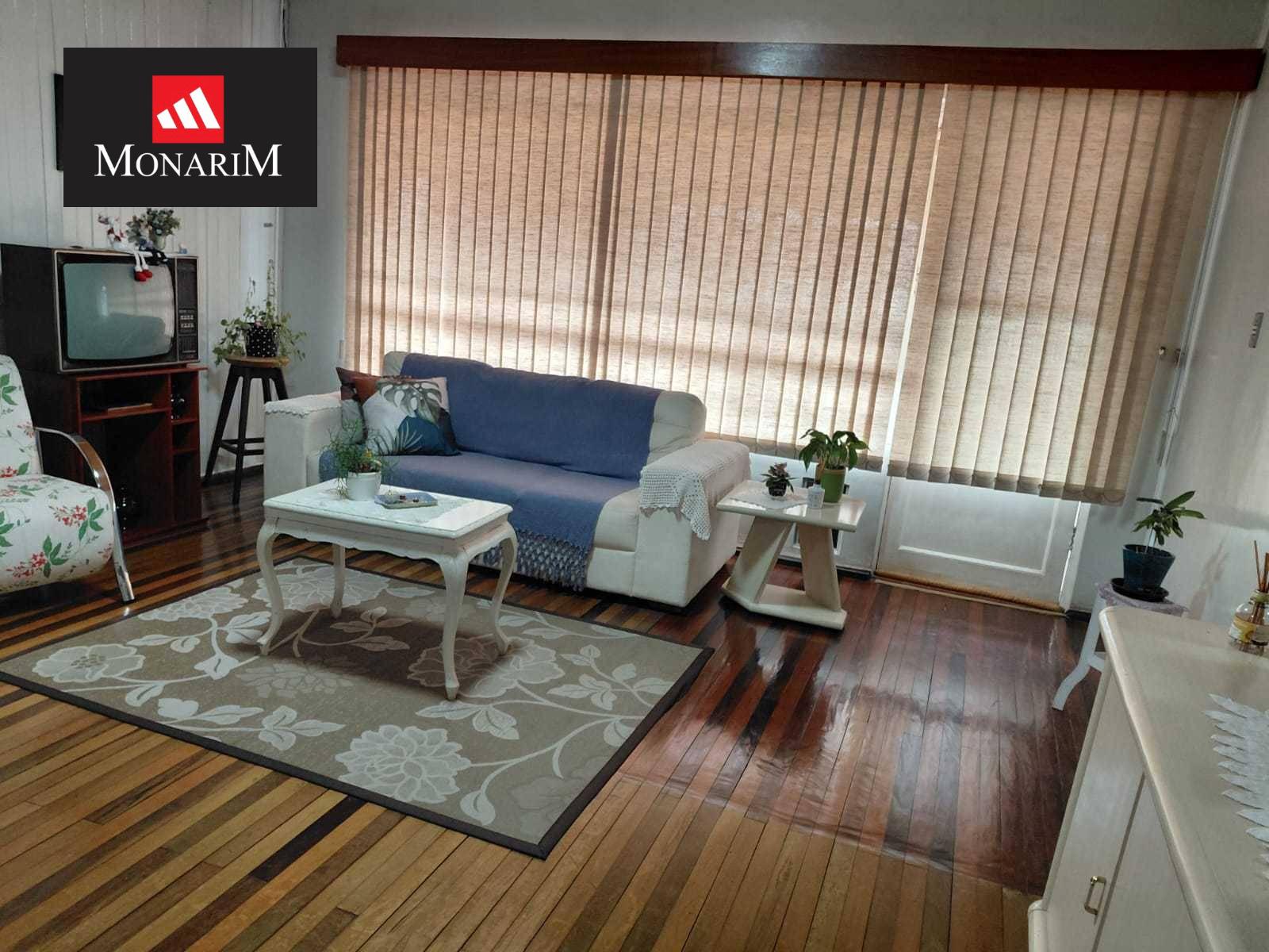 Casa 4 quartos no bairro Coral