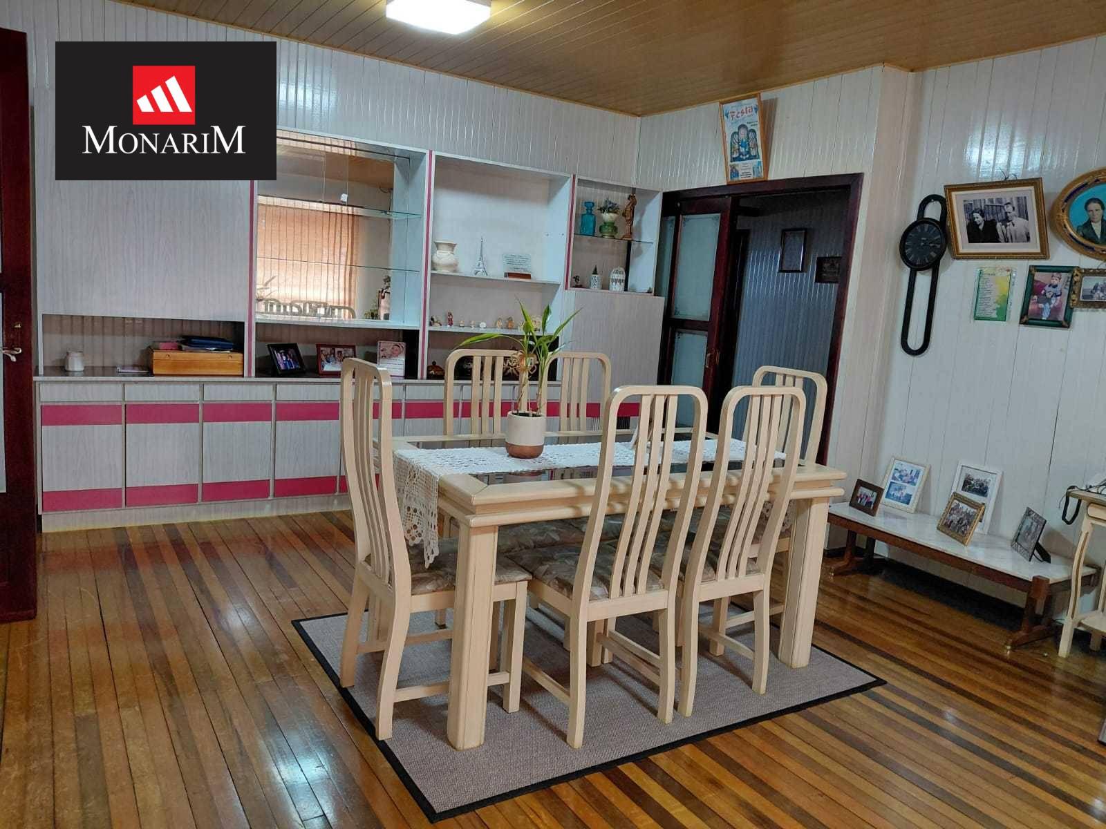 Casa 4 quartos no bairro Coral