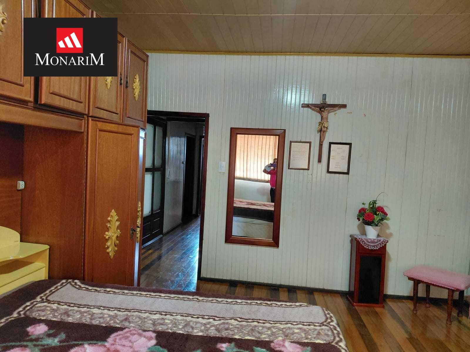 Casa 4 quartos no bairro Coral