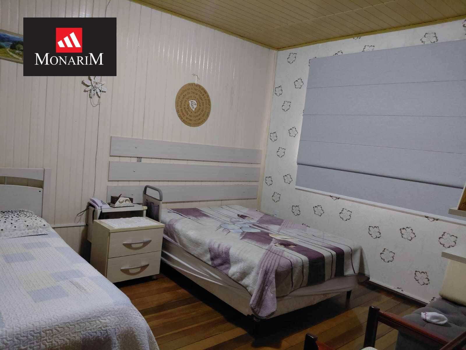 Casa 4 quartos no bairro Coral