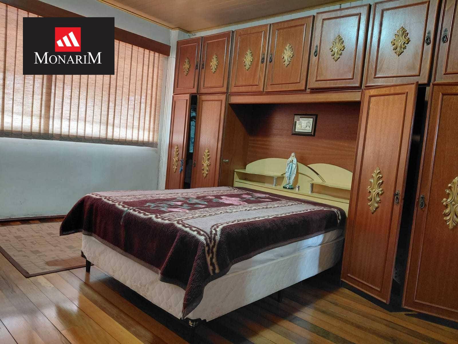 Casa 4 quartos no bairro Coral