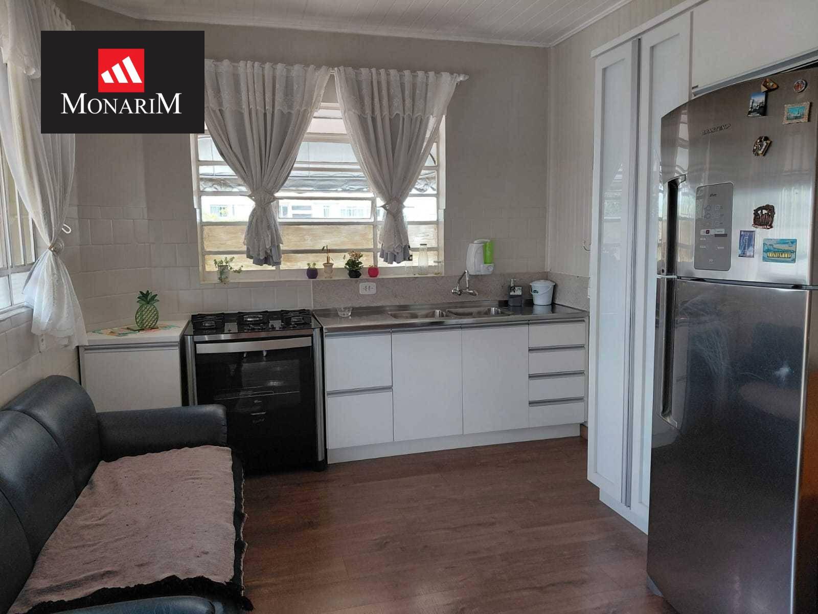 Casa 4 quartos no bairro Coral