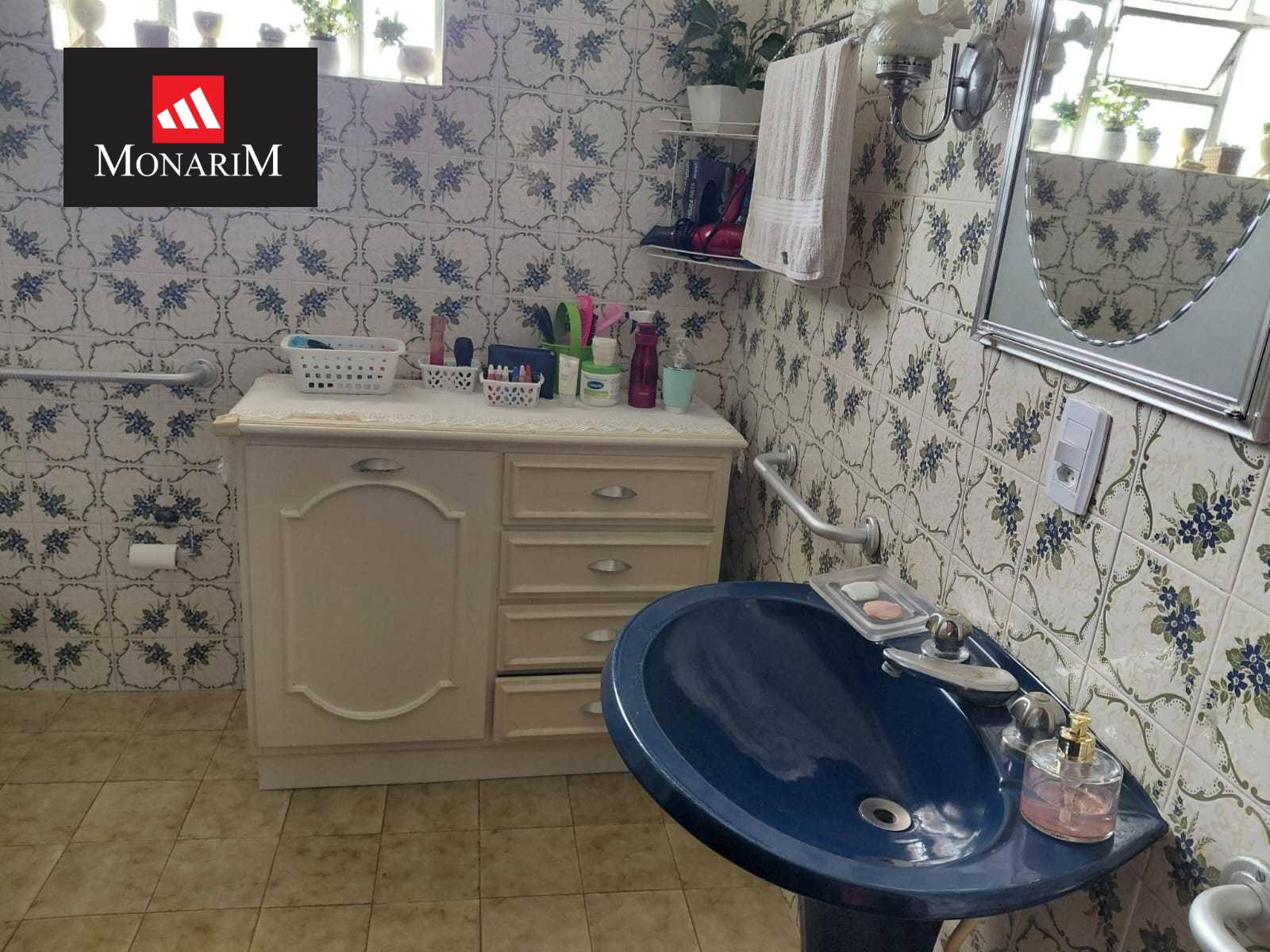 Casa 4 quartos no bairro Coral