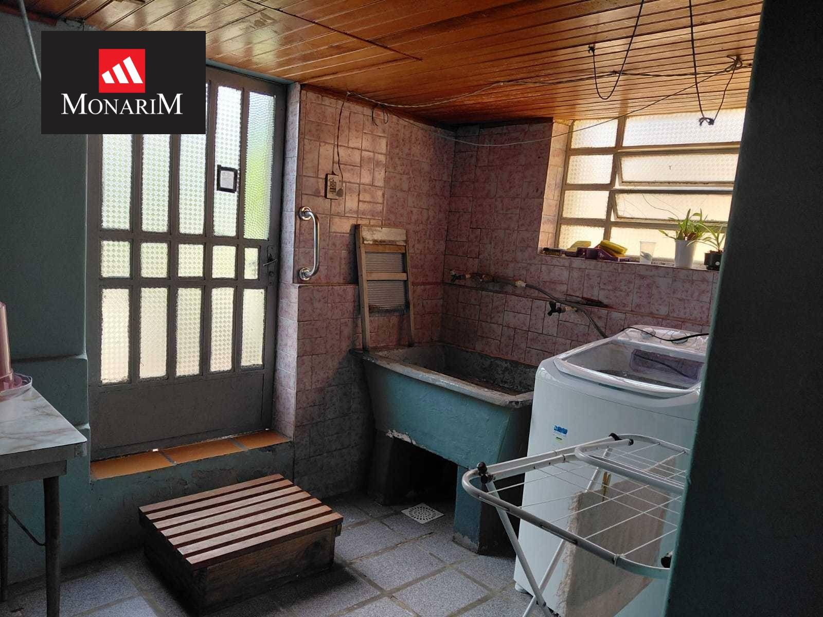 Casa 4 quartos no bairro Coral