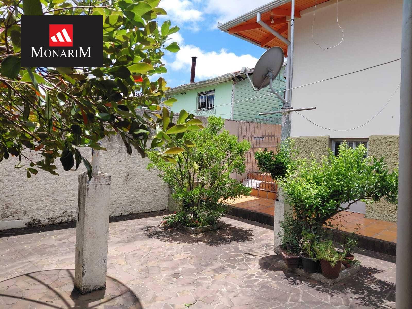 Casa 4 quartos no bairro Coral